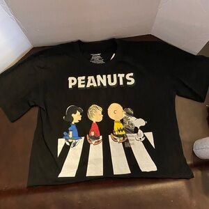 Peanuts crop tee